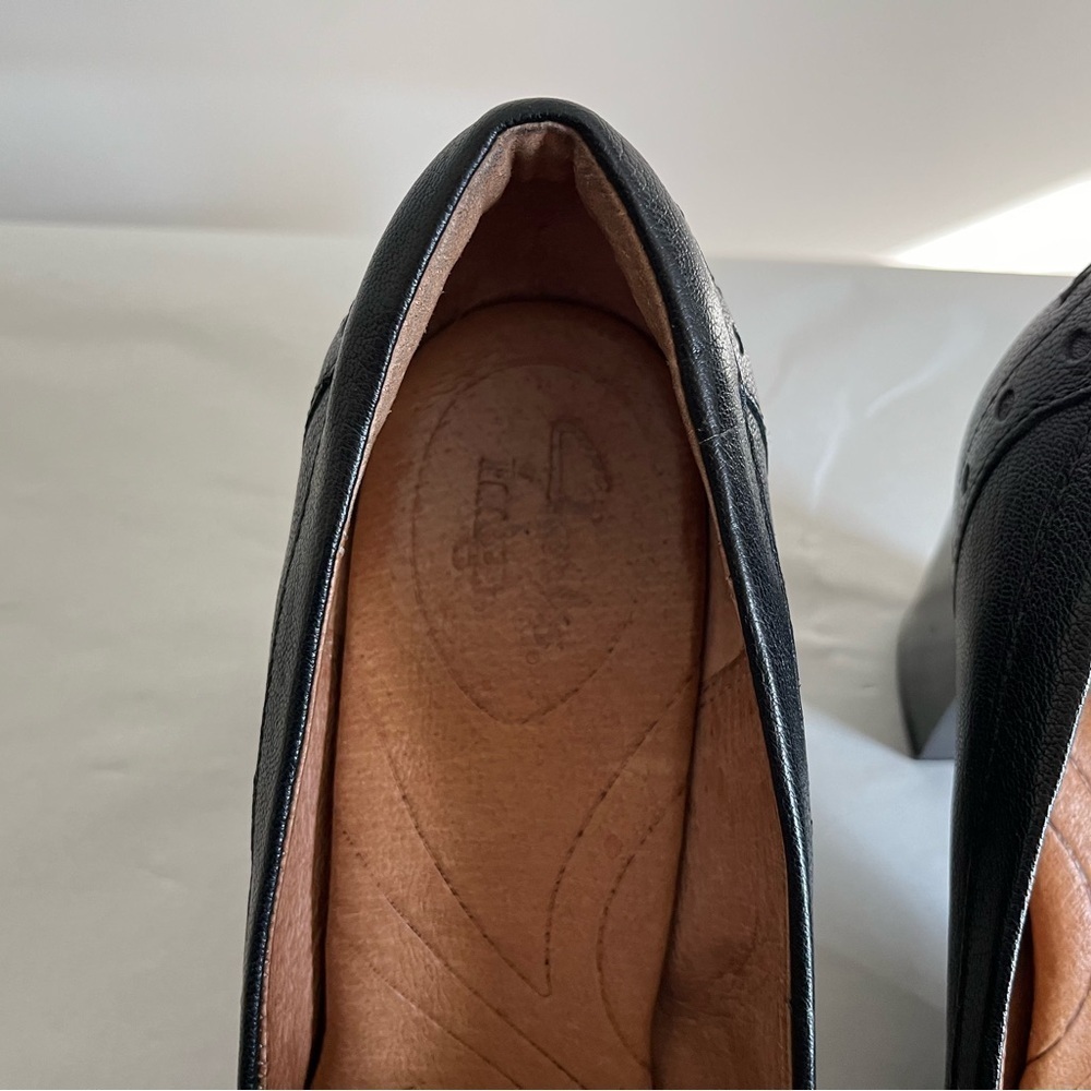 Clark’s Indigo Town Classic Preppy Black Leather Kiltie Loafer Pumps Womens 9.5M - Picture 10 of 15